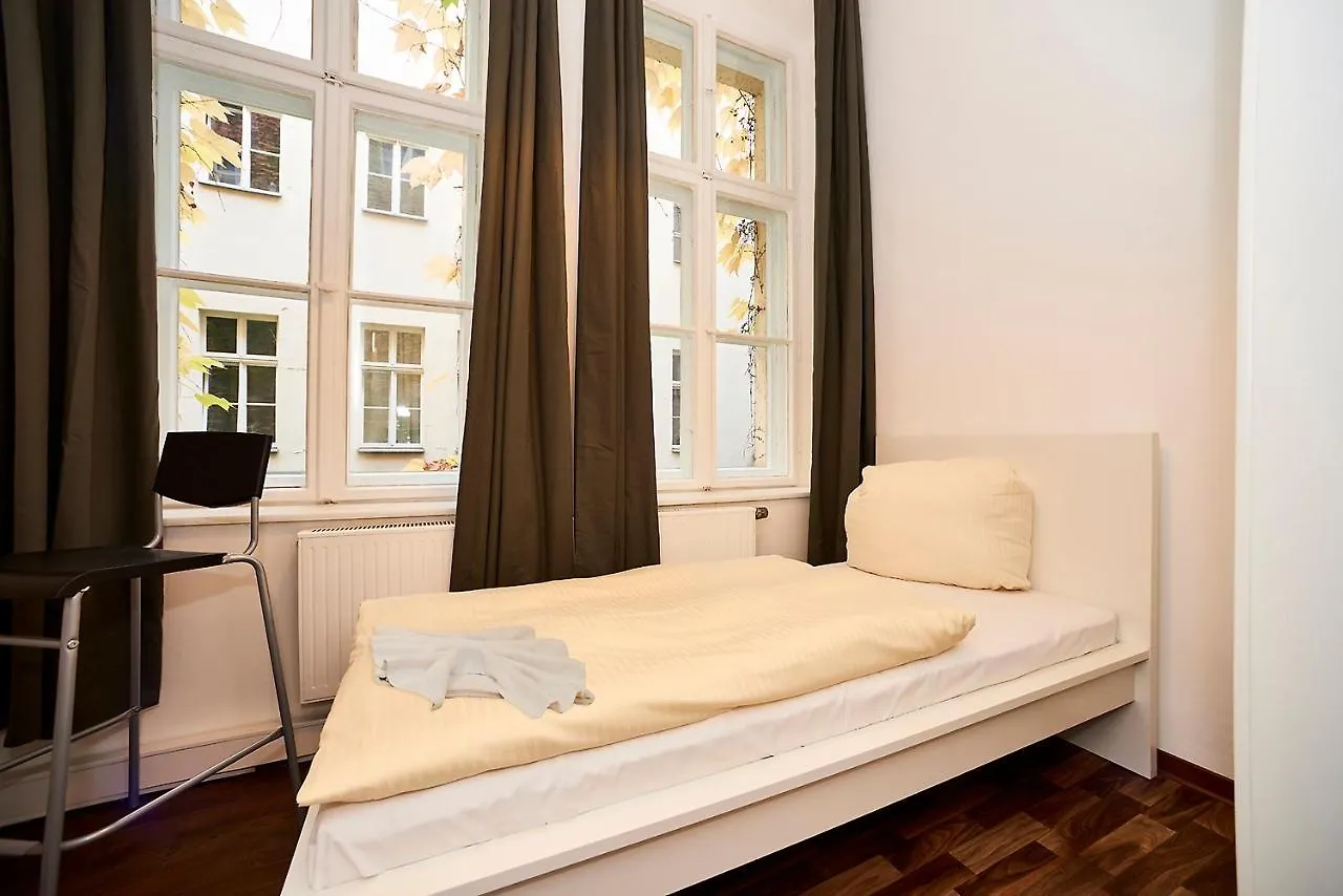 Bearlin City Apartments - City Center East Berlino 0*,  Germania