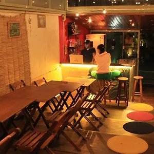 https://nomade-in-arte-e-hostel.topsaopaulohotels.com